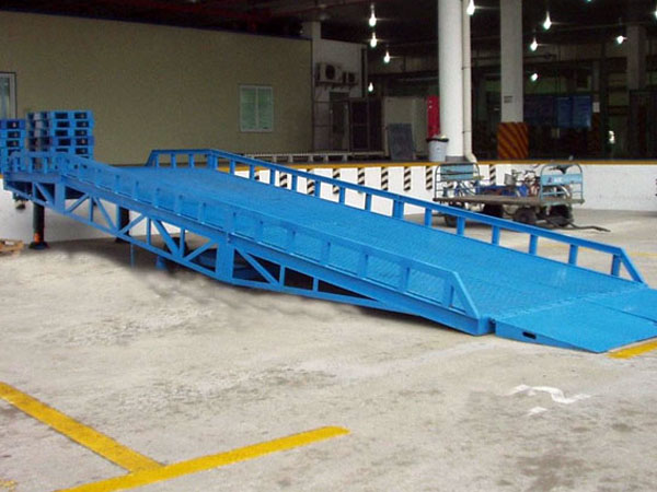 移動(dòng)式液壓登車(chē)橋應用領(lǐng)域