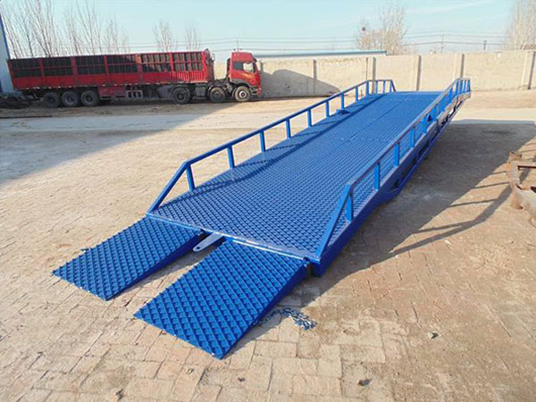 移動(dòng)式登車(chē)橋應用于裝卸貨品的場(chǎng)所