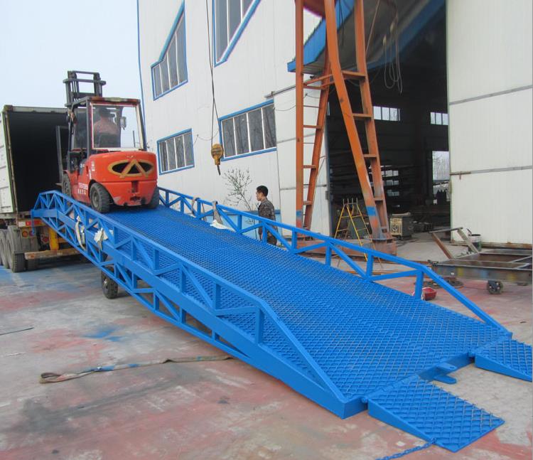 濟南市移動(dòng)式登車(chē)橋